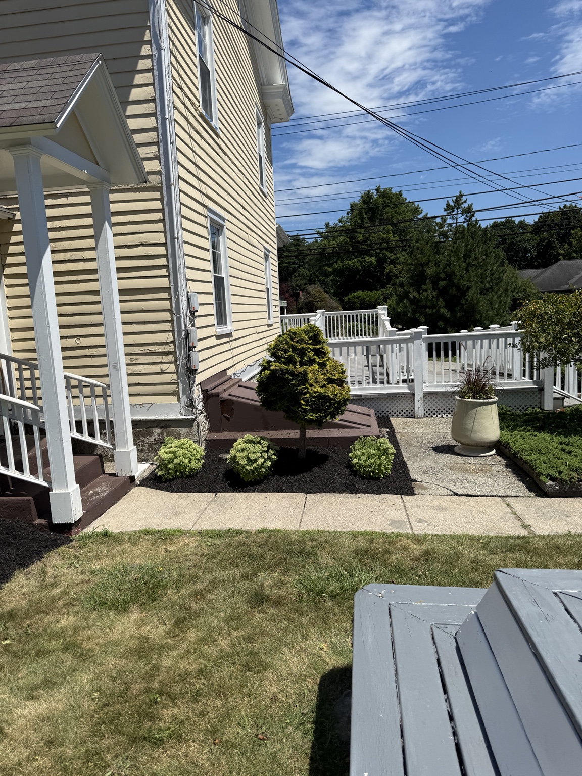 Commercial landscape bed cleanup in Saratoga Springs